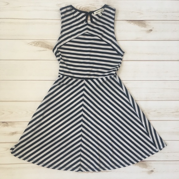 Monteau Dresses & Skirts - Monteau black & white striped dress